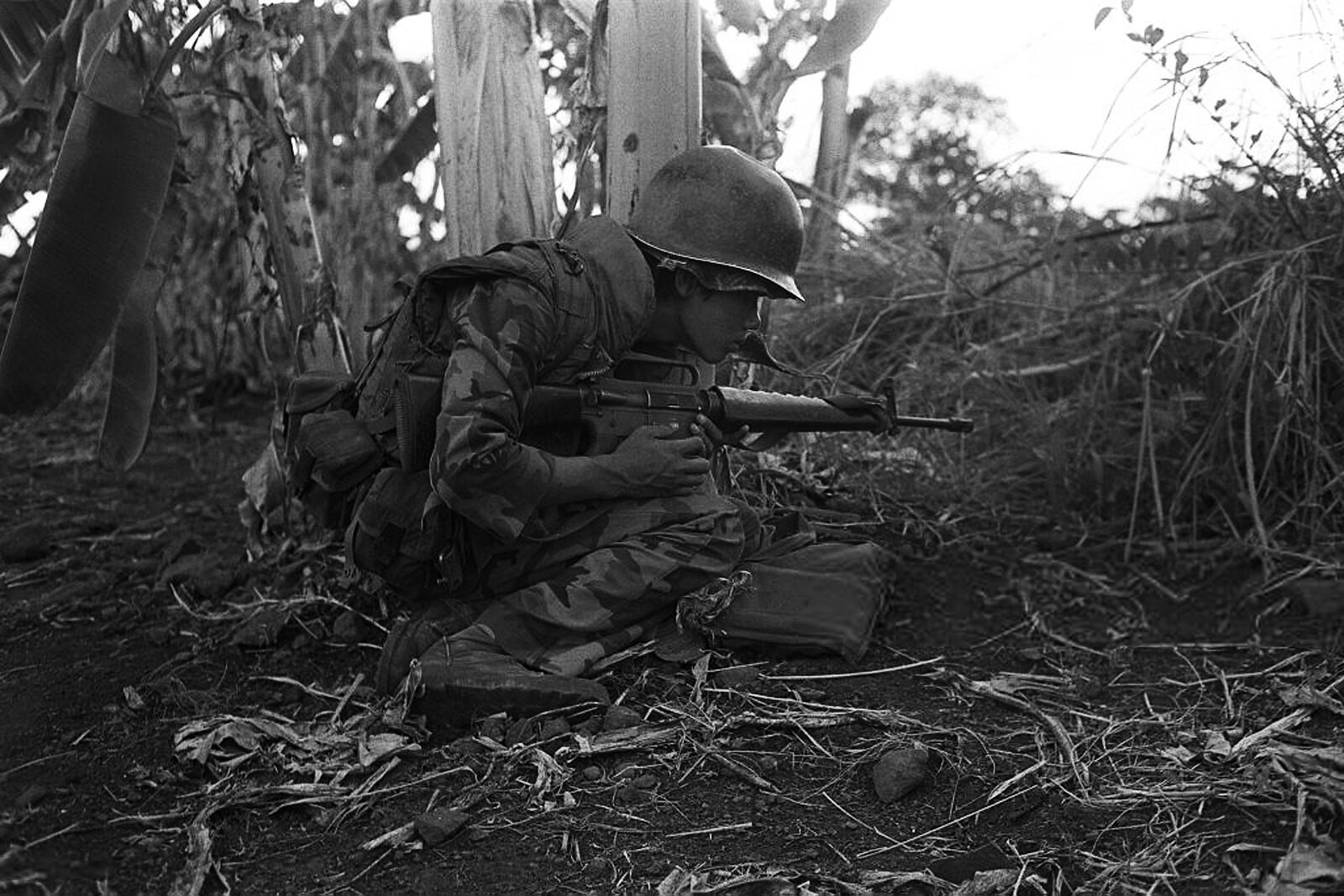 Fall of Saigon 1975 - Along the road to Xuan Loc with the 33 Rangers moving up 3 miles, still about 7 miles out of the city