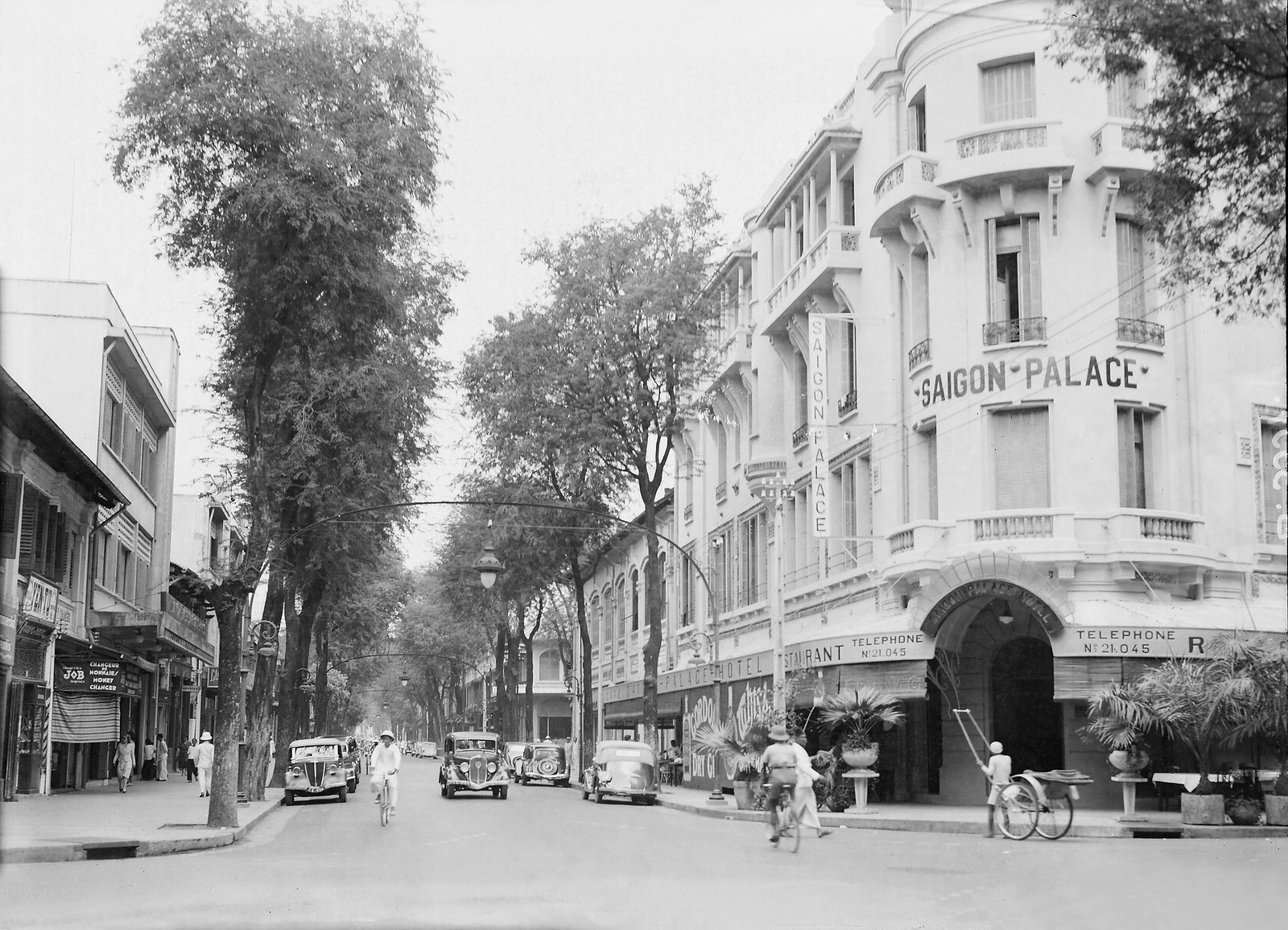 Rue Catinat - SAIGON-PALACE HOTEL