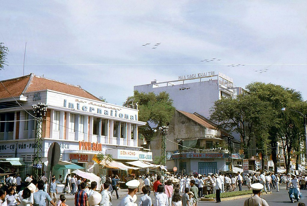 Ngã tư Lê Lợi-Công Lý (nay là Nam Kỳ Khởi Nghĩa) năm 1965