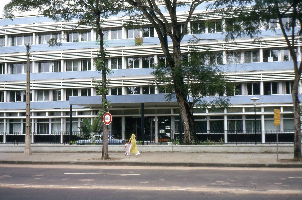 SAIGON 1965 - British Embassy in Saigon During Vietnam War
