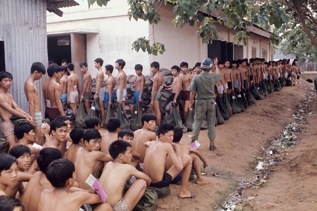 Vietnam War 1972 - Tổng động viên &quot;Mùa Hè Đỏ Lửa&quot; - Trung Tâm 3 Tuyển Mộ Nhập Ngũ