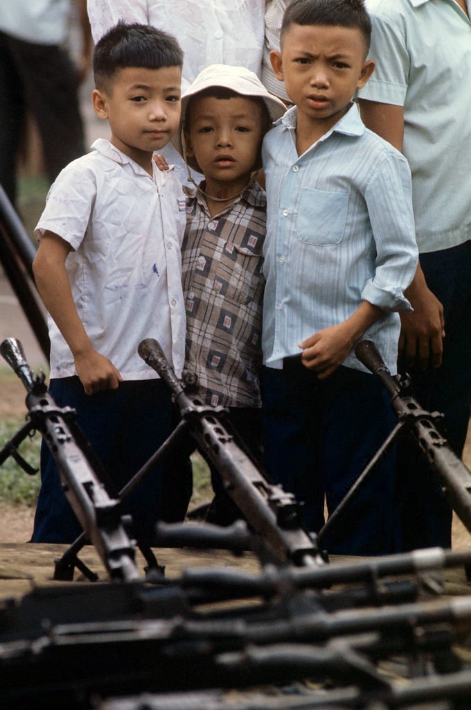 Vietnam War 1972 - Triển lãm vũ khí trên công viên Đống Đa trước Tòa Đô Chánh