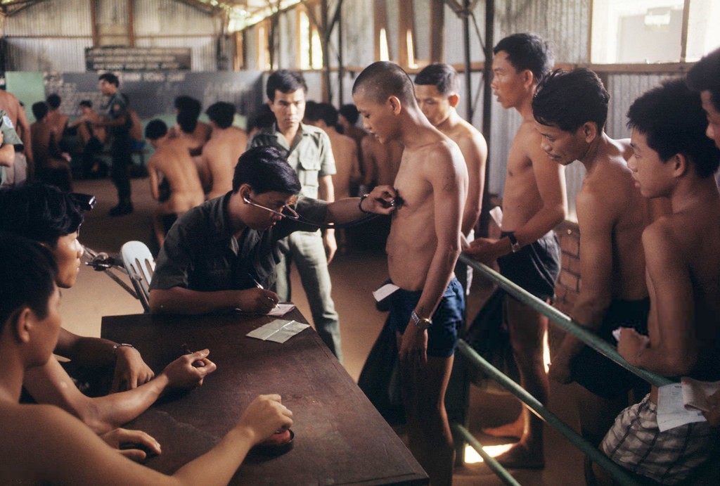 Vietnam War 1972 - Tổng động viên &quot;Mùa Hè Đỏ Lửa&quot; - Trung Tâm 3 Tuyển Mộ &amp; Nhập Ngũ