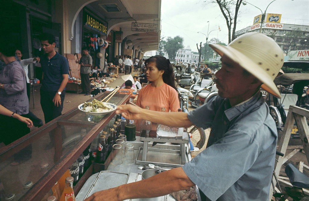Food Vendor In Saigon