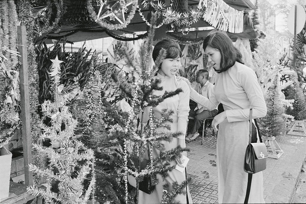 Christmas Shopping - Saigon Dec 1967