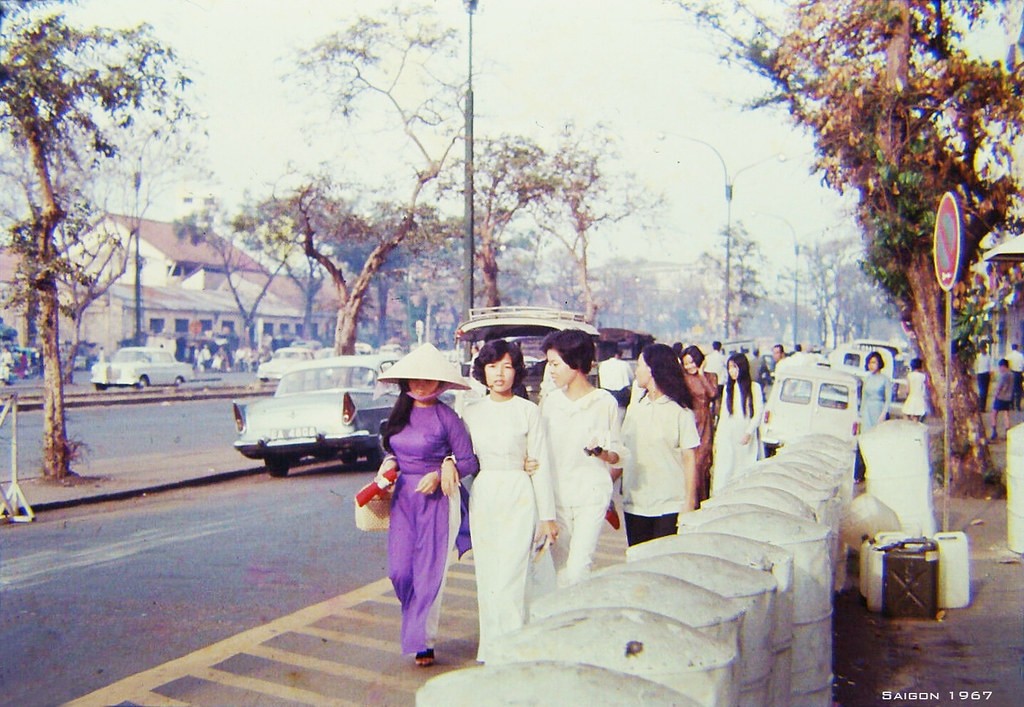 1967 Saigon Girls