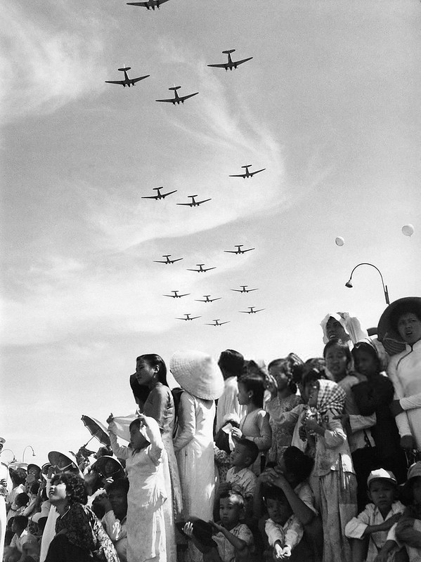 Duyệt binh Lễ QUỐC KHÁNH đầu tiên của VNCH, ngày 26-10-1955