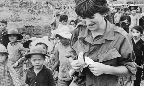 Kate Webb with Vietnamese Children - Feb 1968