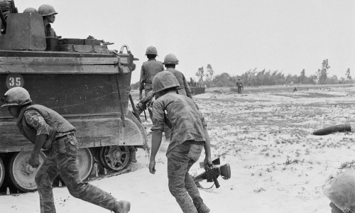 Vietnam War 1972 - QUANG TRI, 2-5-1972