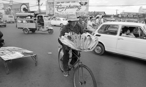 SAIGON 1972 - Đường Phạm Hồng Thái nhìn về tường rào khu ga xe lửa trên đường Lê Lai