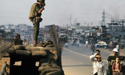 Vietnam War 1972 - Lính gác trên xa lộ Saigon-Biên Hòa