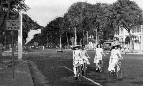 Saigon in 1959 - Nắng chiều trên đại lộ Thống Nhất