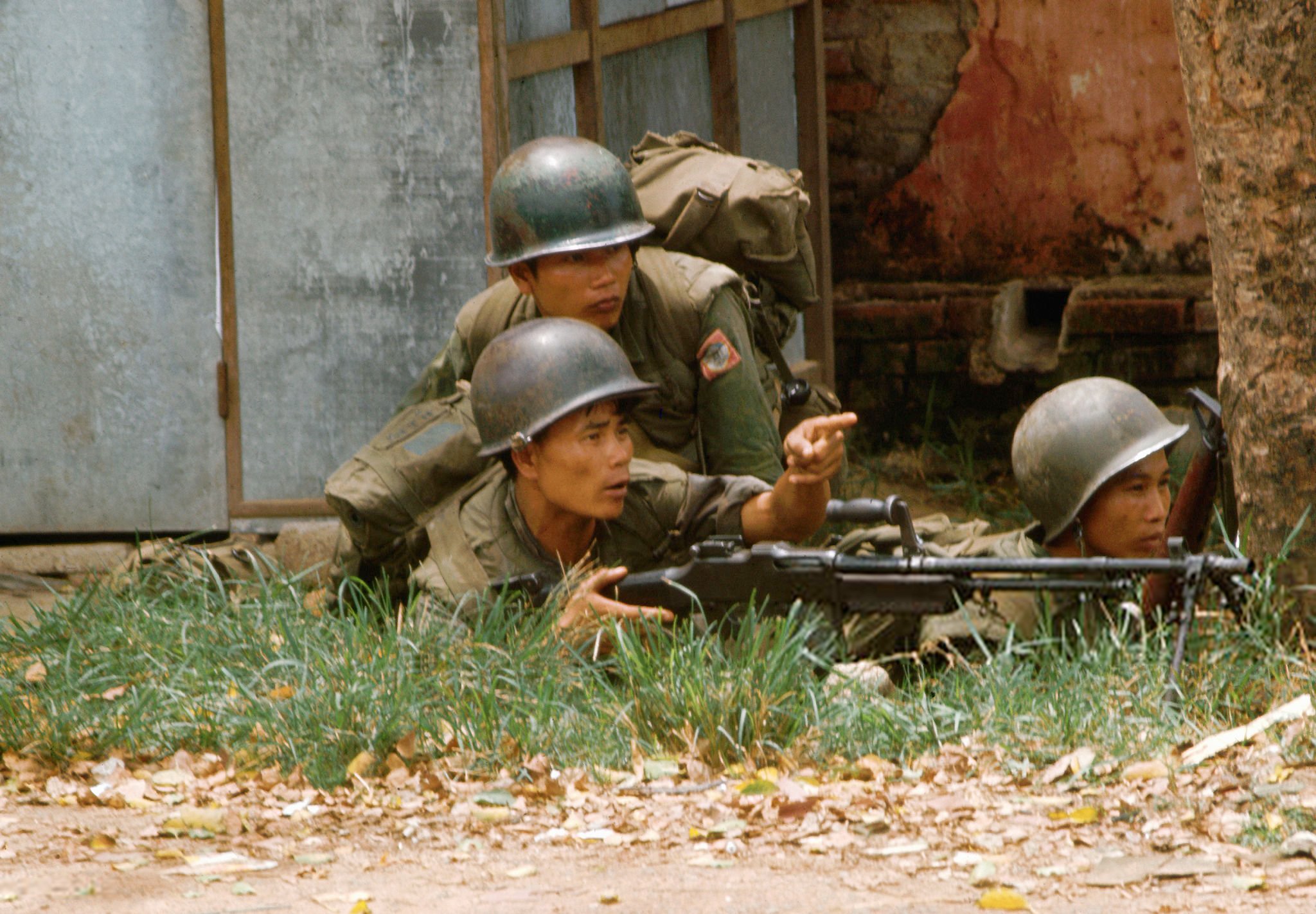 South Vietnmamese Soldiers Man Machine Gun During Battle