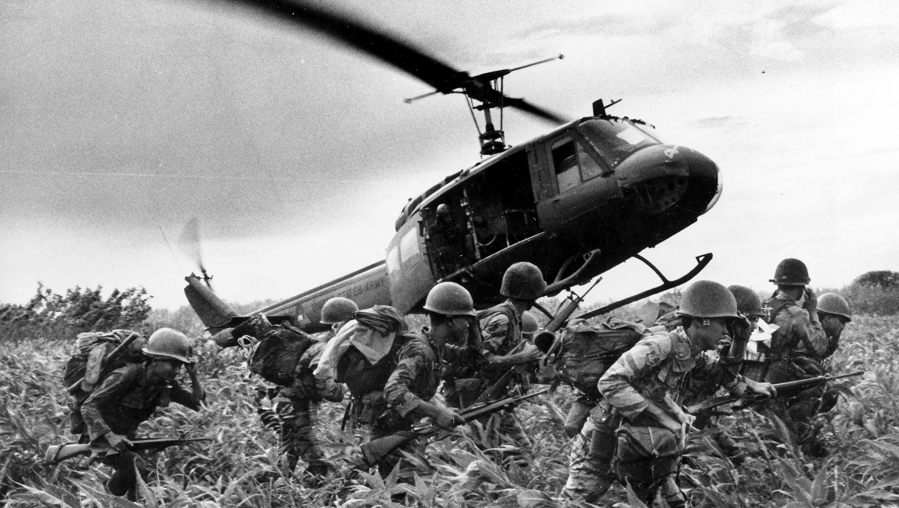 VIETNAM WAR 1970 - U.S. ARMY HELICOPTER