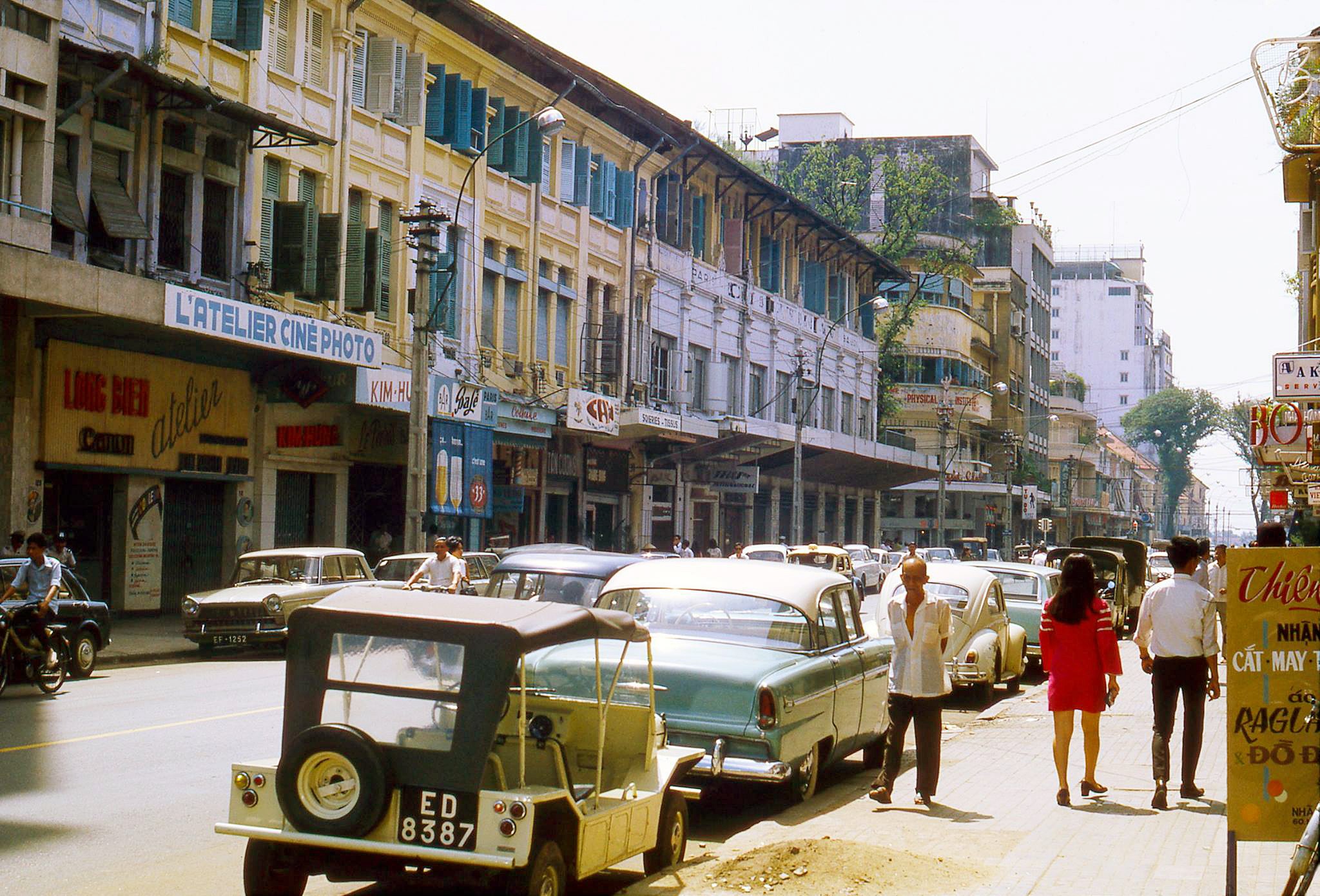 SAIGON 1970  - Đường Tự Do nhìn về phía sông Saigon