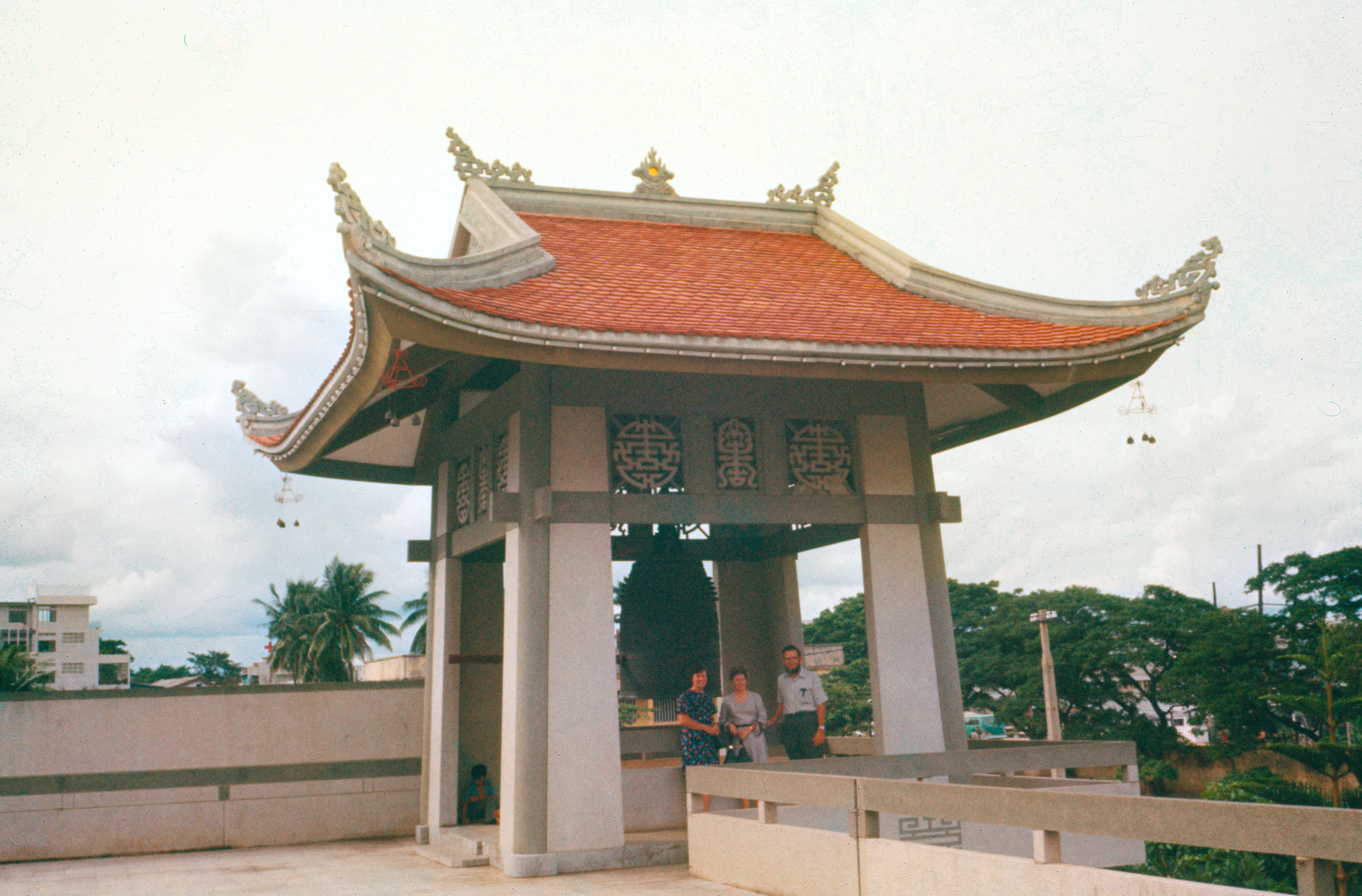 SAIGON 1974 - Tháp chuông chùa Vĩnh Nghiêm