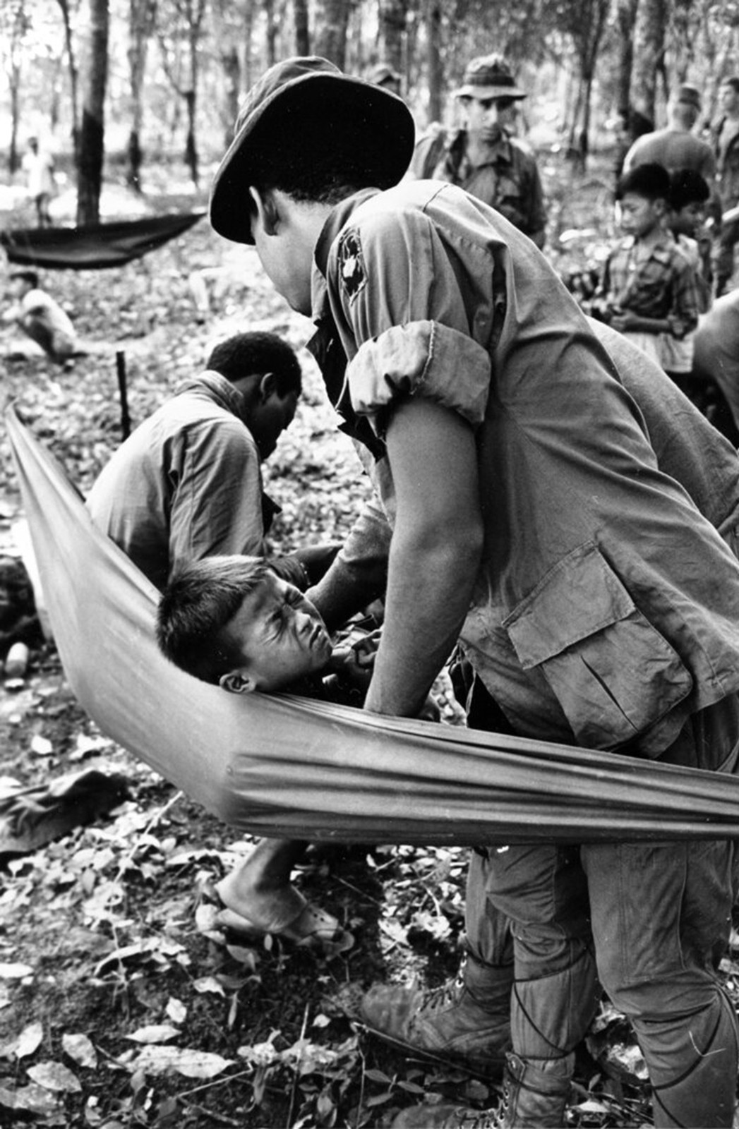 VIETNAM WAR 1969 - U.S. MEDICS