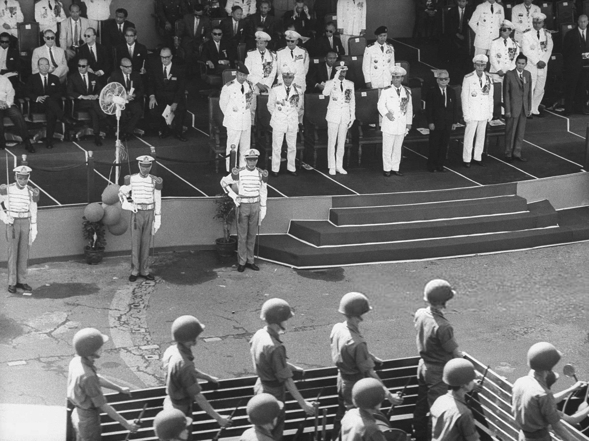 Vietnam War 1966 - South Vietnamese Military Parade (November 01, 1966)