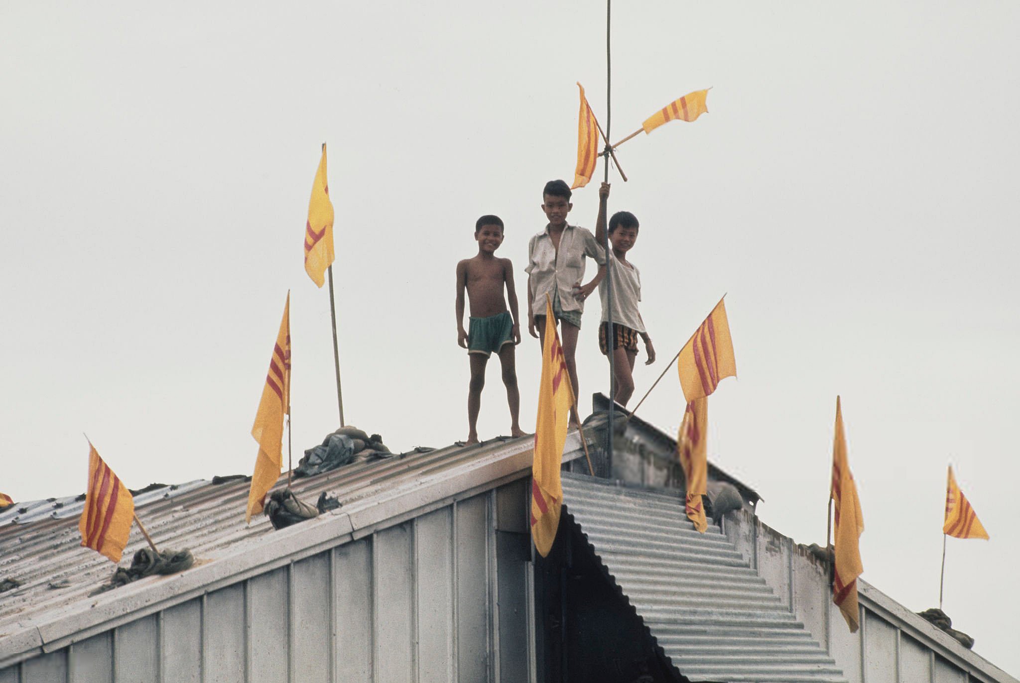 Flag day celebration. 1 November 1972 - Treo cờ lễ QK