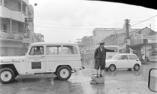 Ngã tư Phú Nhuận, Saigon 1965. Photo by Robert W. Kelley