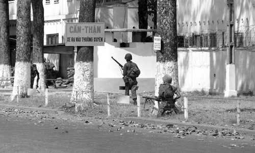 Vietnam War 1968 - SAIGON - Trại Trần Nguyên Hãn đối diện ĐH Y Khoa, bên trái là BV Hùng Vương