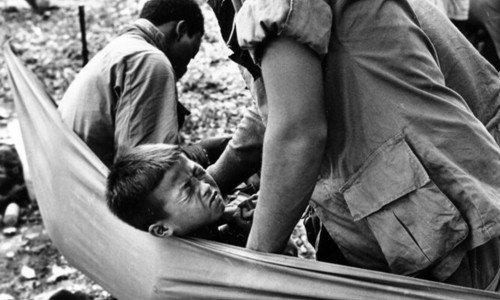 VIETNAM WAR 1969 - U.S. MEDICS