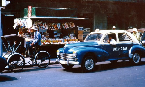 SAIGON 1970 - Newstand on Tu Do - Quầy báo góc Tự Do-Nguyễn Văn Thinh