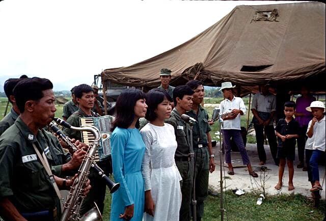 Biểu diễn văn nghệ