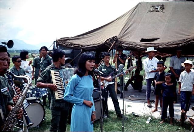 Biểu diễn văn nghệ