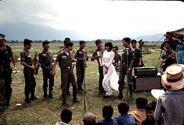 Biểu diễn văn nghệ