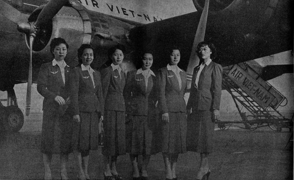 Đồng phục của nữ chiêu đãi viên của Air Vietnam