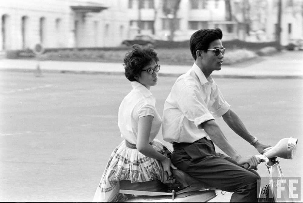 Nam thanh nữ tú Dạo phố Sài Gòn (thập niên 1960)
