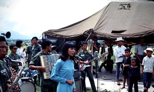 Biểu diễn văn nghệ