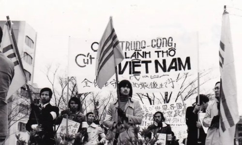 Sinh viên biểu tình chống Trung Quốc năm 1974
