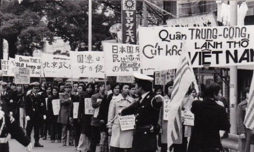 Sinh viên biểu tình chống Trung Quốc năm 1974