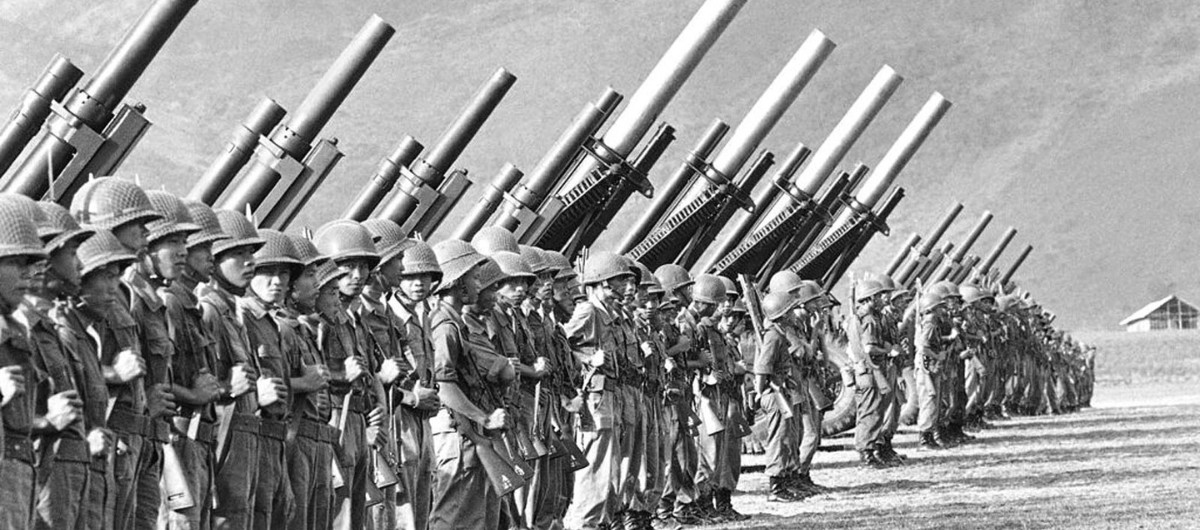South Vietnamese artillery troops line up for a parade in the coastal town of Quang Nai, August 15, 1962