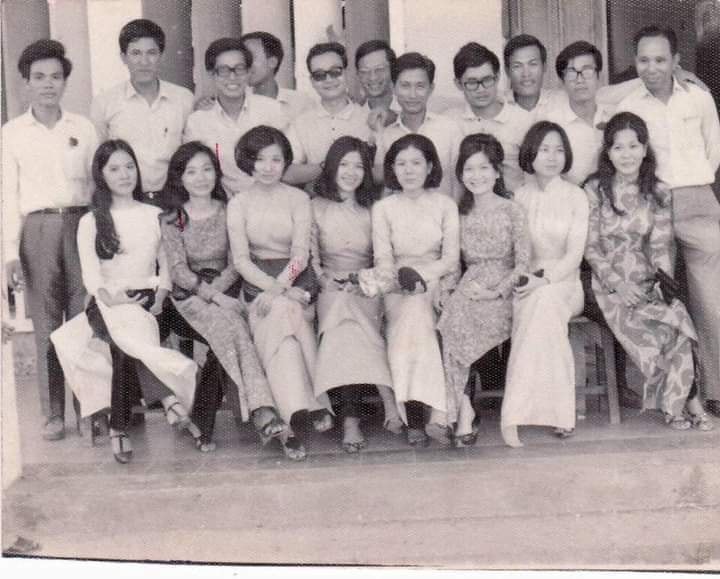 Giáo sư trường Trung học Cần Đước năm 1966.