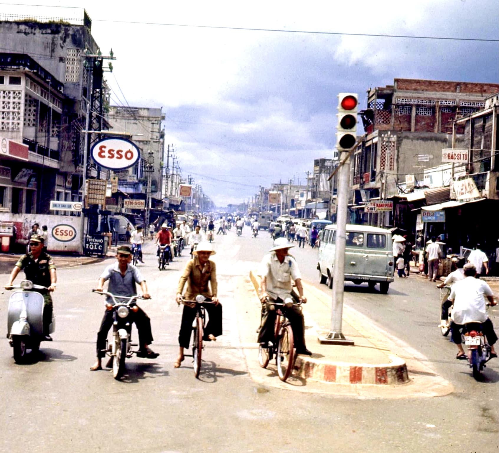 Ngã tư Bảy Hiền