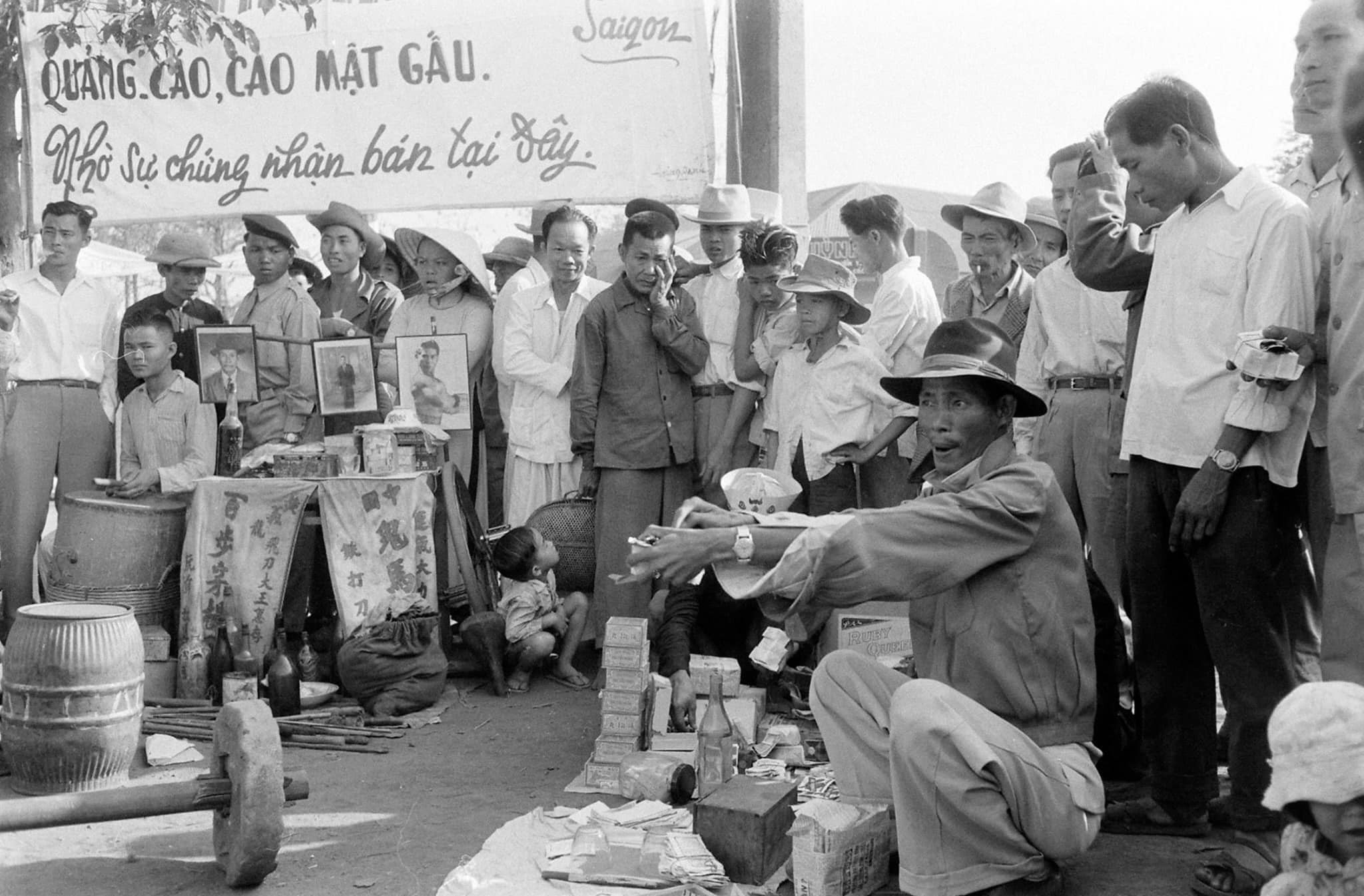 Một hình ảnh đẹp về nghề 'Sơn Đông Mãi Võ' ngày xưa.