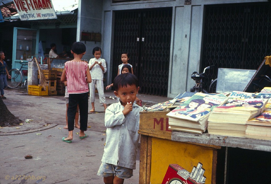 Kiosk bán sách truyện trên đường Pasteur. Những kiosk gắn liền với kỷ niệm tuổi học trò.