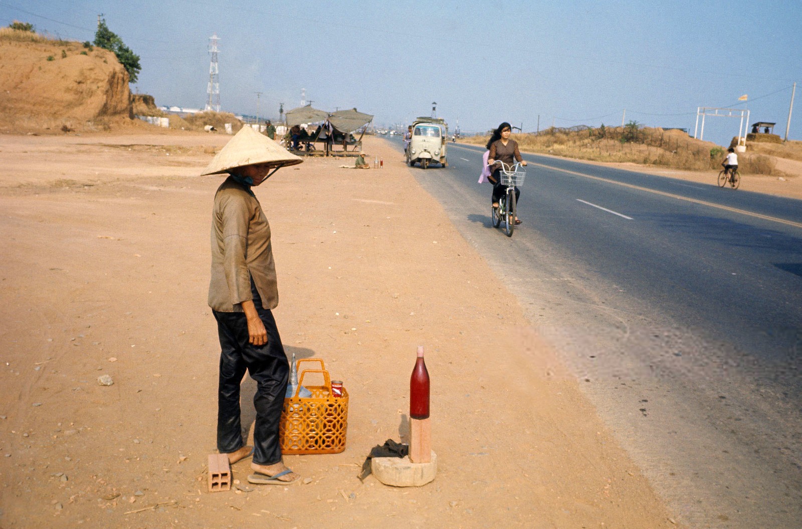 “Trạm xăng di động” trên xa lộ Saigon – Biên Hoà