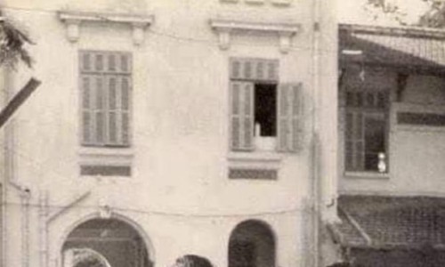 Bốn vị Giáo Sư Trường Nữ Trung Học Gia Long - Sài Gòn
Từ trái:
Cô Tố Tâm - Cô Tố Nga - Cô Dương Chi và Cô Băng Tâm.

Nguồn: Hoa Mai