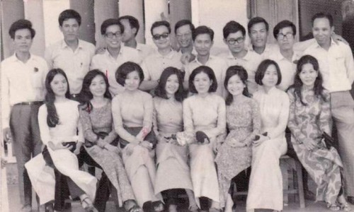 Giáo sư trường Trung học Cần Đước năm 1966.