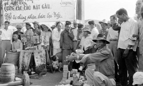 Một hình ảnh đẹp về nghề 'Sơn Đông Mãi Võ' ngày xưa.