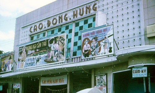Rạp Cao Đồng Hưng nằm trên đường Bạch Đằng, đoạn gần chợ Bà Chiểu – Gia Định những năm 1960s