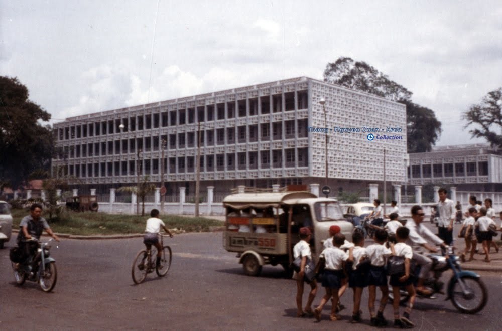 Đại học Y Khoa SG - Photo by Jim Brown 1966-67