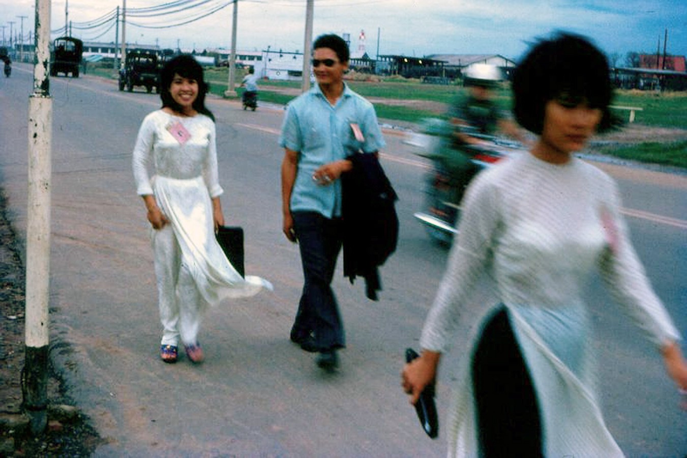 1973 Các nhân viên làm ở khu vực Sân bay Tân Sơn Nhứt