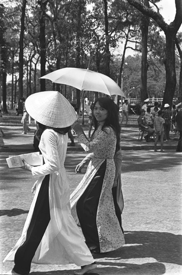Saigon 1/11/1965 - Photo by Francois Sully