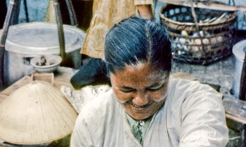 Chợ Mỹ Tho Feb 1969 (market) - Photo by Lance & Cromwell