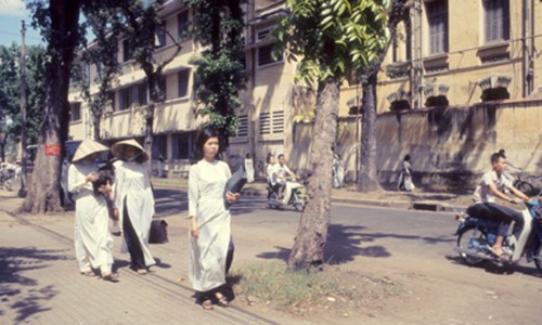 Saigon 1969 - Nữ sinh Gia Long.James A. Brosman Collection